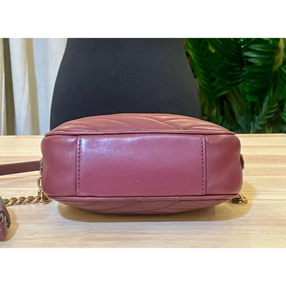 AUTHENTIC TORY BURCH MAROON KIRA QUILTED CAMERA BAG - Picture 6 of 9